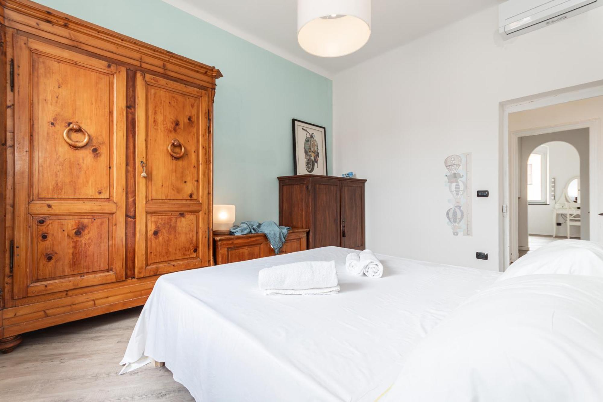Spacious 3-bedroom - 10 Min To Center & 5 Min To Gaslini Hospital Appartement Genua